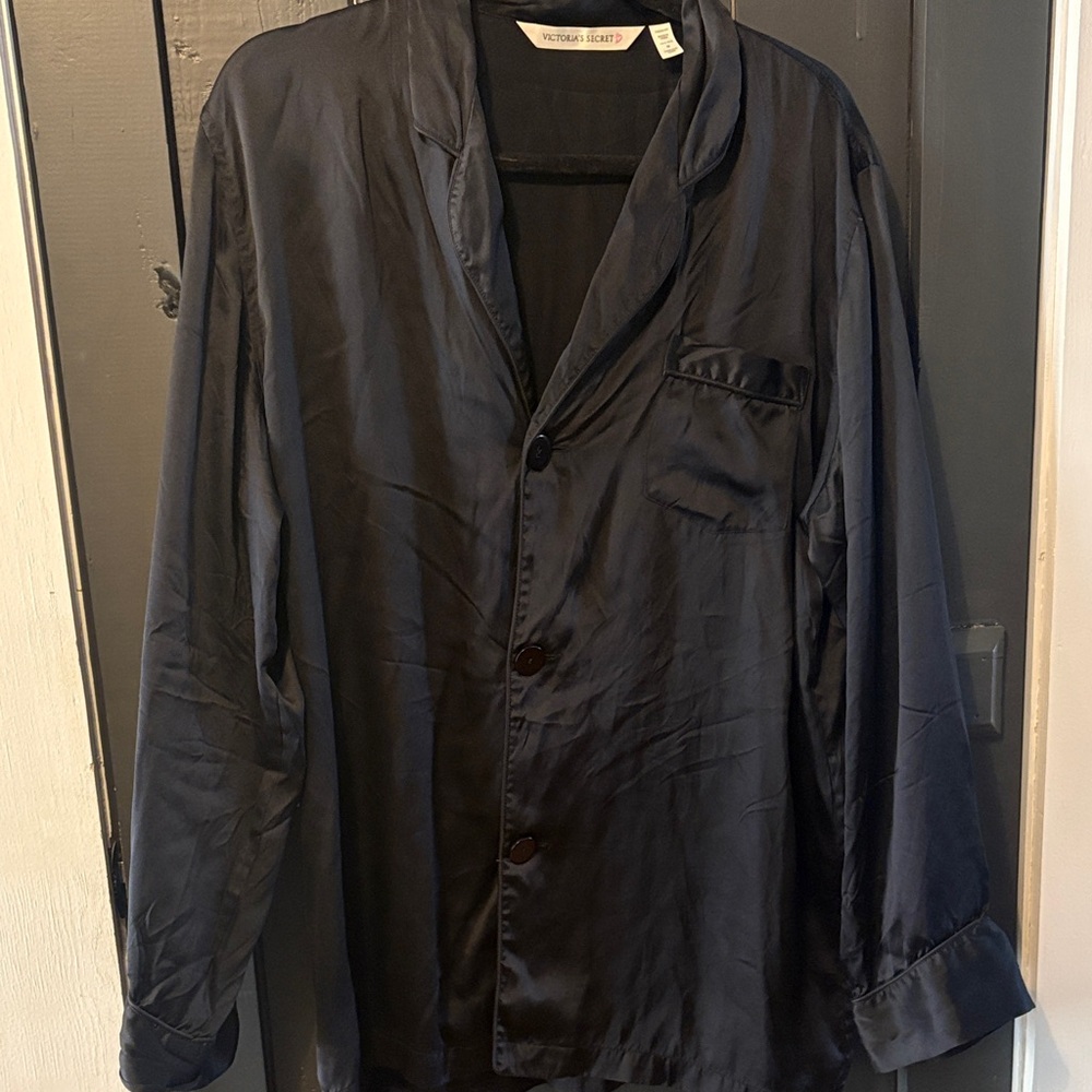 Vintage Victorias Secret 100% Silk Sleep Shirt